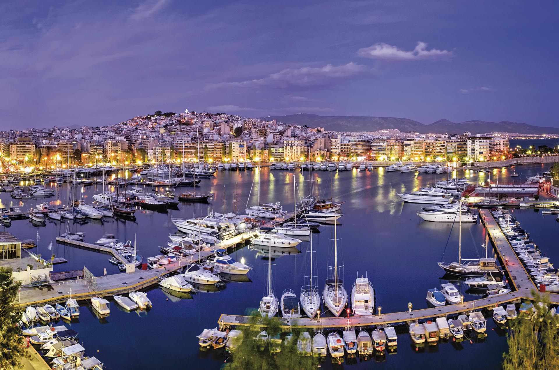 Самый богатый и могущественный город греции. Порт Пирей Греция. Piraeus Греция порт. Пирей Афины Греция. Афины гавань Пирей.